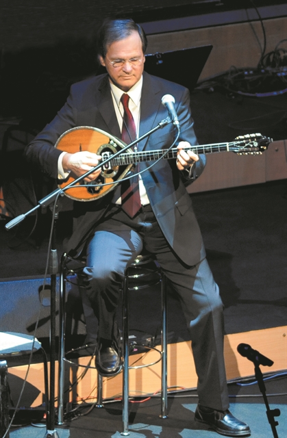 «Οι λαϊκές επιτυχίες χάνονται στο Διαδίκτυο»