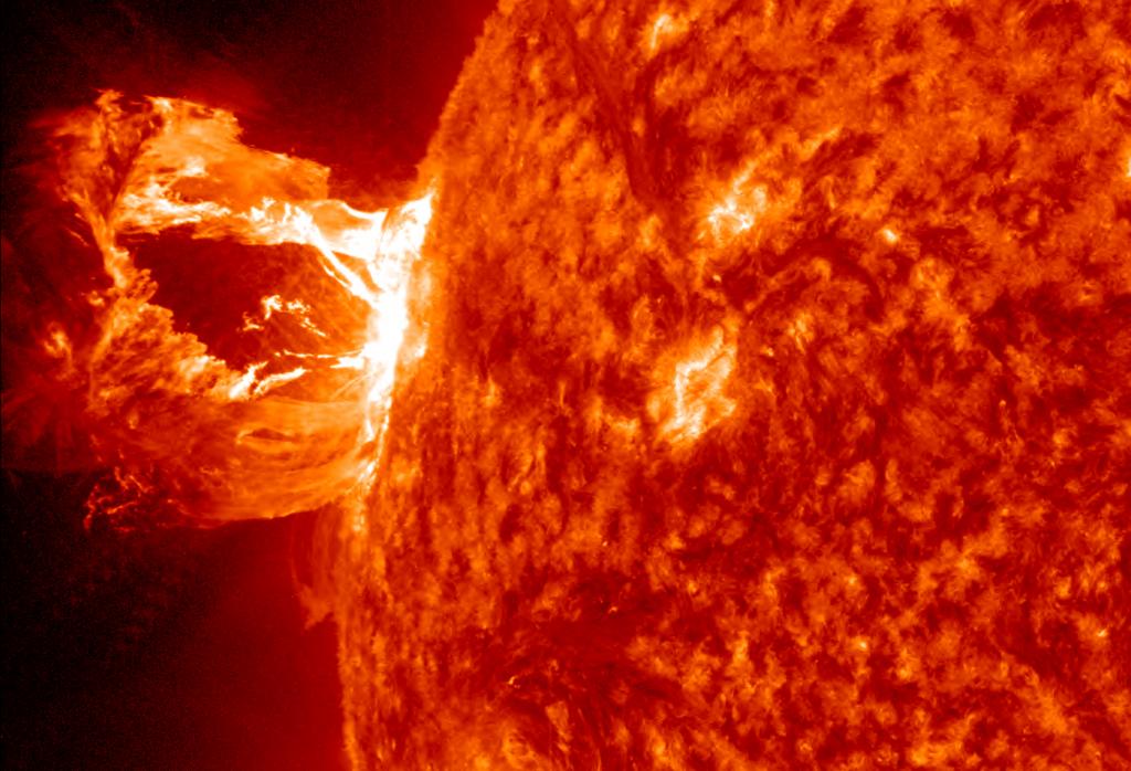 Ισχυρή ηλιακή έκρηξη προκάλεσε μεγάλη γεωμαγνητική καταιγίδα που έφτασε στη γη