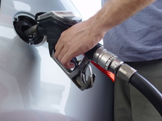 Αντίθετοι σε ενδεχόμενη αύξηση της φορολογίας στα καύσιμα οι βενζινοπώλες