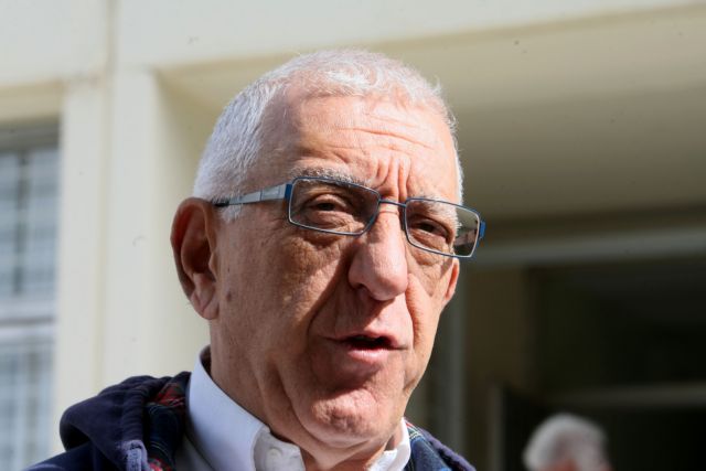 Κακλαμάνης κατά Φορτσάκη: «Δεν μπορεί να παρομοιάζεται με τον Παπαδόπουλο ο Πρωθυπουργός»