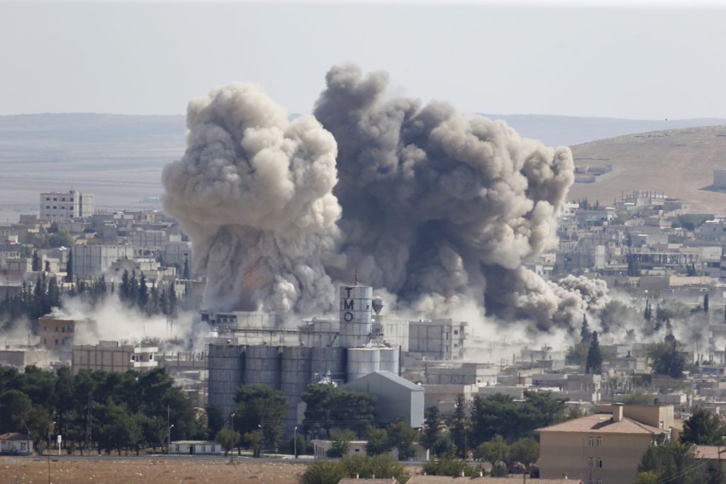 Νέες αεροπορικές επιδρομές σε Ιράκ και Συρία κατά των τζιχαντιστών