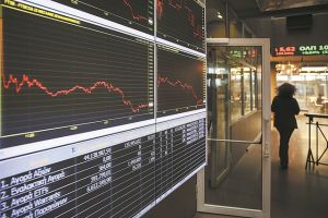 Αντίρροπες δυνάμεις στο Χρηματιστήριο Αθηνών