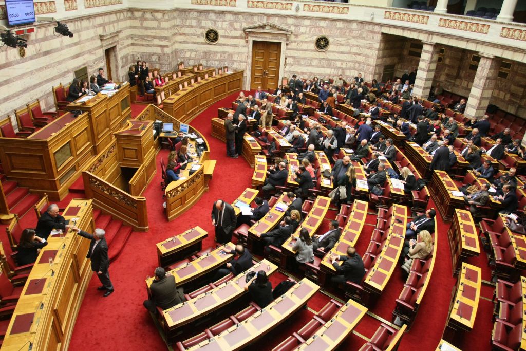 Κατατέθηκε στη Βουλή το νομοσχέδιο για την ανθρωπιστική κρίση