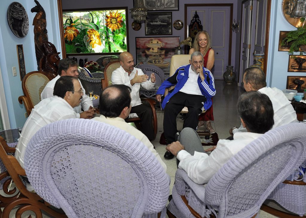 Ο Κάστρο συνάντησε τους «Πέντε της Κούβας», τους πράκτορες που απελευθερώθηκαν από τις ΗΠΑ