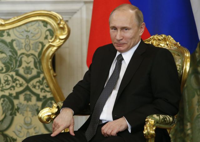 Ρωσία: Ο Πούτιν μειώνει κατά 10% τον μισθό του