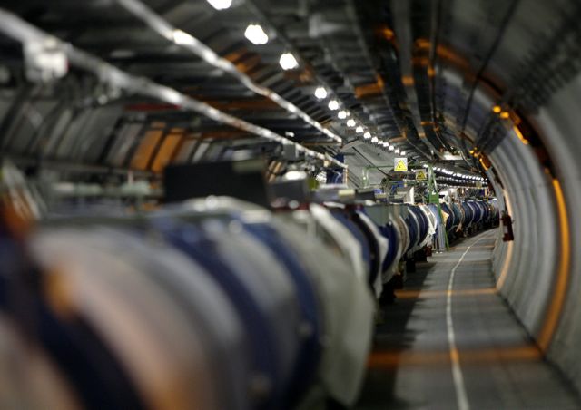 Ο επιταχυντής του CERN επιστρέφει για μια δεύτερη τριετία λειτουργίας, για νέες ανακαλύψεις στο «σκοτεινό» σύμπαν