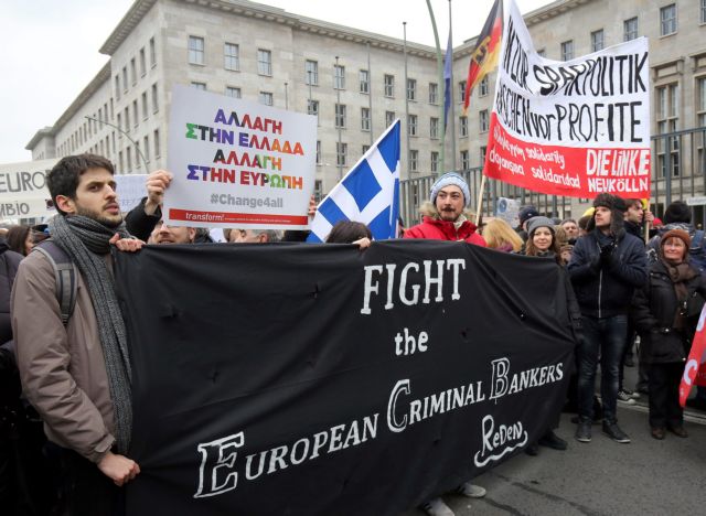 «Η Ελλάδα δεν είναι μόνη»: Διαδήλωση στο Βερολίνο υπέρ των Ελλήνων