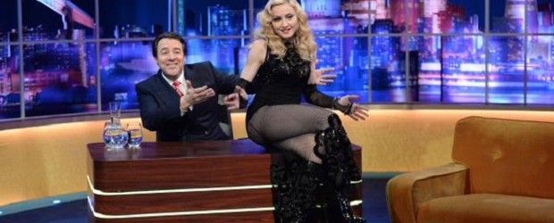 Η Μαντόνα ερμηνεύει τα νέα της κομμάτια σε τηλεοπτική εκπομπή