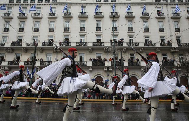 Από τον Οδυσσέα Τσενάι στο πρώτη φορά τσάμικα: Οι παρελάσεις που μας δίχασαν
