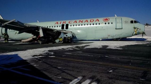 Καναδάς: Το Airbus A320 χτύπησε πριν την προσγείωσή του σε κολώνες μεταφοράς ηλεκτρικού ρεύματος