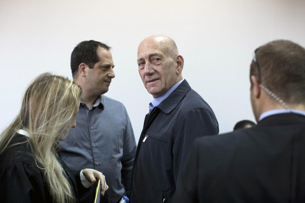Για διαφθορά καταδικάστηκε ο πρώην πρωθυπουργός του Ισραήλ Εχούντ Ολμερτ