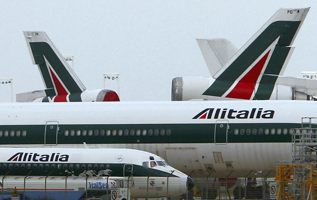 Πιλότος της Alitalia πυροβολεί στην οικία της μητέρας του και παύεται προσωρινά των καθηκόντων του