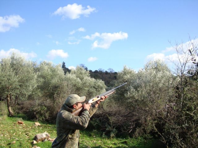Ζάκυνθος: Εκατοντάδες κυνηγοί αποδοκίμασαν θηροφύλακες μόλις έφθασαν στο νησί