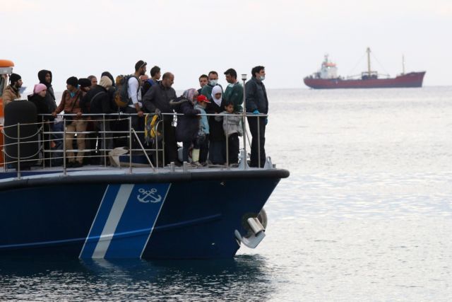 Υπερτριπλάσιοι είναι οι μετανάστες που μπήκαν στην Ελλάδα από τη θάλασσα το 2015
