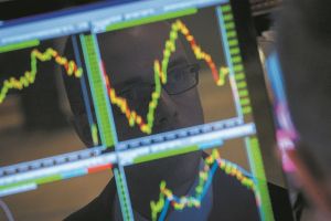 Κέρδη στο ΧΑ ύστερα από απώλειες €7,5 δισ. στις τράπεζες