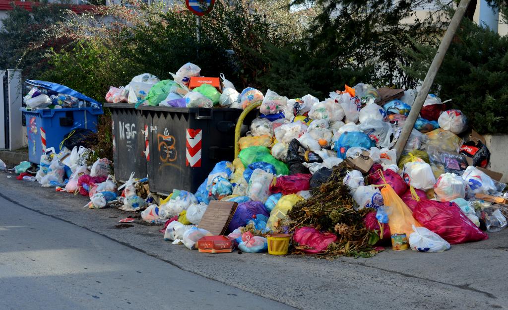 Σε κατάσταση εκτάκτου ανάγκης μέχρι τα μέσα Ιουλίου η Τρίπολη λόγω σκουπιδιών