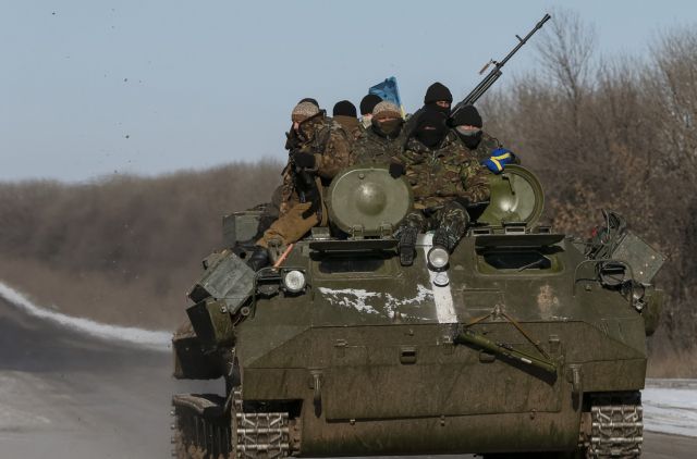 Ουκρανία: Συμφωνία για τη συνέχιση της απόσυρσης βαρέων όπλων