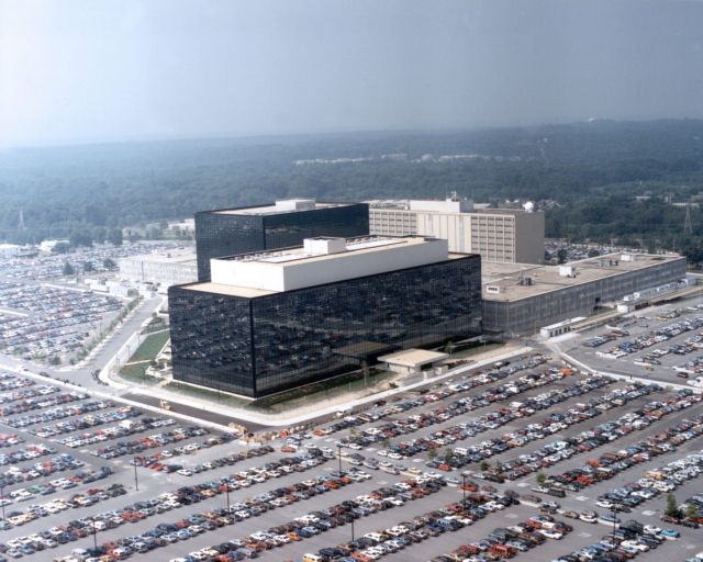 Bild: «Το Βερολίνο έκλεινε τα μάτια στην κατασκοπεία ευρωπαϊκών εταιρειών από την NSA»