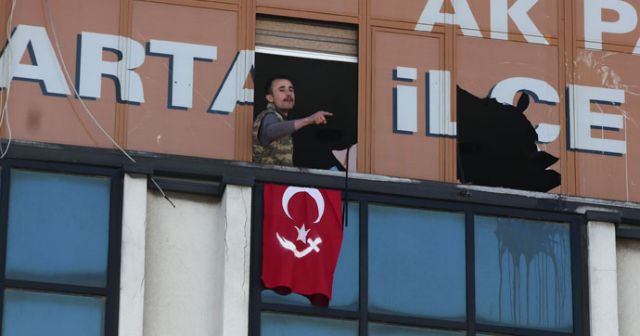 Τουρκία: Συνελήφθη ένοπλος που είχε εισβάλει σε γραφείο του κυβερνώντος κόμματος στην Κωνσταντινούπολη