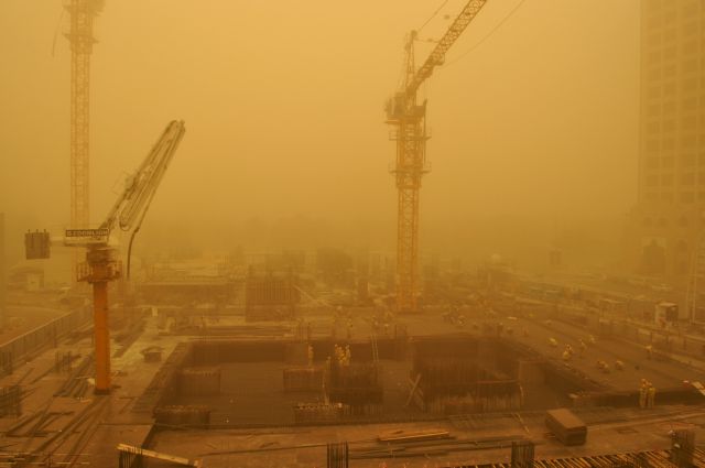 Τεράστια αμμοθύελλα «καταπίνει» το Ντουμπάι