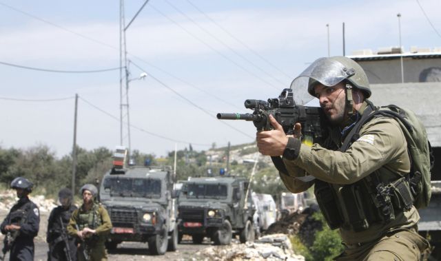 Δυτική Οχθη: Επίθεση με μαχαίρι κατά δύο ισραηλινών στρατιωτών, νεκρός ο δράστης