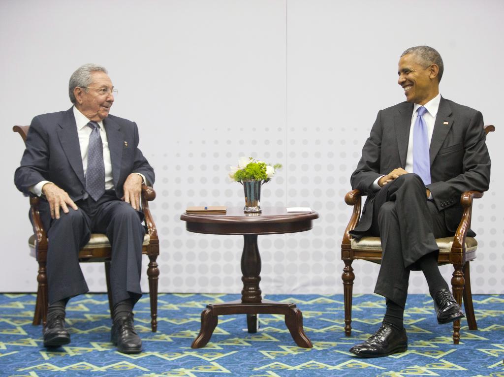 Συνομιλίες 54 χρόνια μετά: Ιστορική συνάντηση του Μπαράκ Ομπάμα με τον Ραούλ Κάστρο