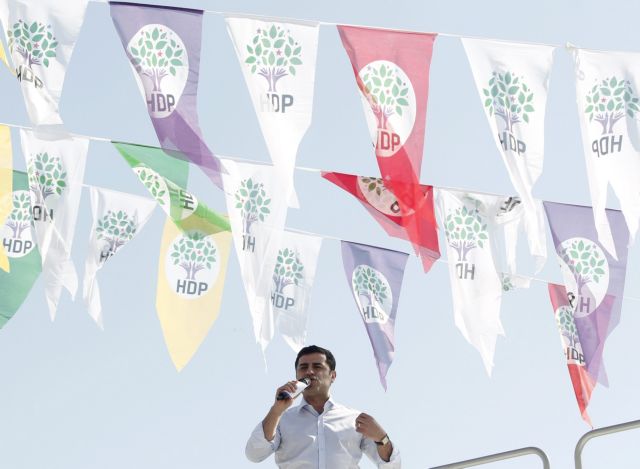 Ενα κουρδικό κόμμα γίνεται ο εφιάλτης του Ερντογάν στις εκλογές του Ιουνίου