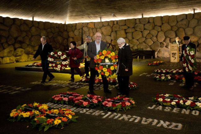 Το Ισραήλ τιμά τα θύματα του Ολοκαυτώματος και ο Νετανιάχου συγκρίνει το Ιράν με τη ναζιστική Γερμανία