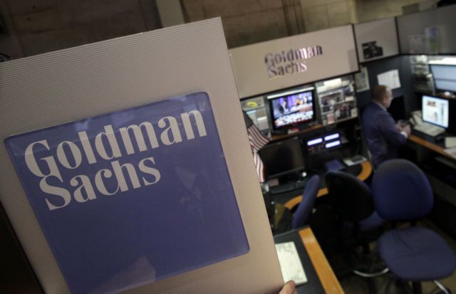 Goldman Sachs: Στα 6 δισ. ευρώ οι εκροές καταθέσεων από τις ελληνικές τράπεζες τον Απρίλιο