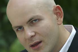 Νεκρός από πυρά μασκοφόρων φιλορώσος ουκρανός δημοσιογράφος