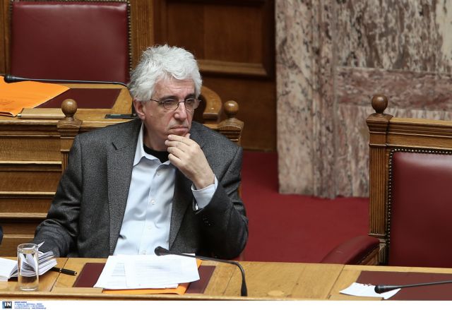 Παρασκευόπουλος: «Μόνο για ληστείες διατηρείται ως ποινικό αδίκημα η κουκούλα»