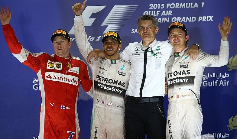 Ο Λιούις Χάμιλτον με Mercedes νικητής στο νυχτερινό γκραν πρι του Μπαχρέιν