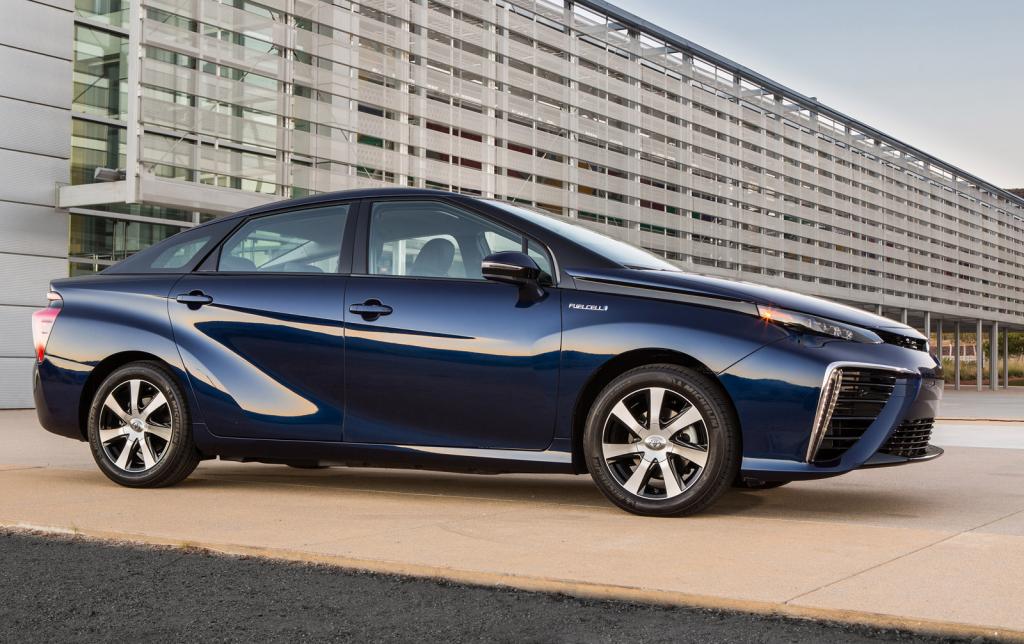 Toyota Mirai: Το μοντέλο υδρογόνου που θέλει για πρώτη ύλη κοπριά αγελάδων!