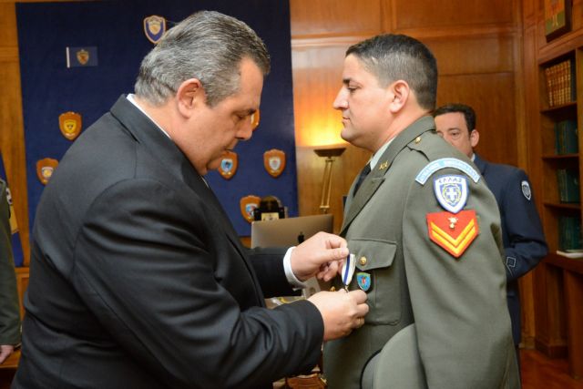 Με το μετάλλιο Εξόχου Πράξεως τιμήθηκε ο λοχίας που έσωσε την έγκυο μετανάστρια