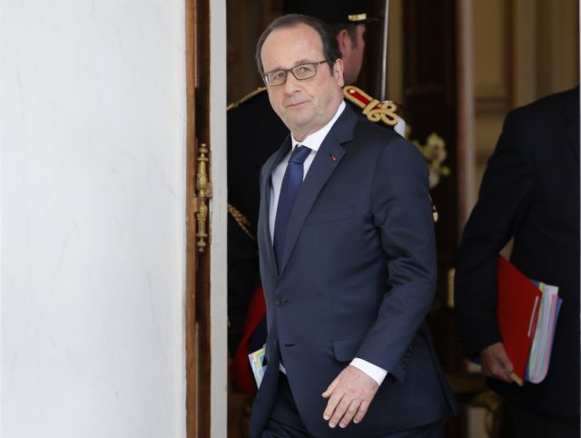 O Ολάντ αυξάνει τις αμυντικές δαπάνες στον απόηχο των επιθέσεων στο Παρίσι