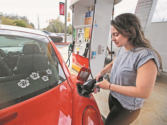 Μείωση 17 λεπτά το λίτρο στην αμόλυβδη