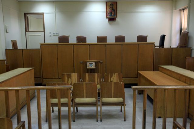 Αναβλήθηκε η δίκη των σωφρονιστικών υπαλλήλων που κατηγορούνται για τον θάνατο του Ιλία Καρέλι