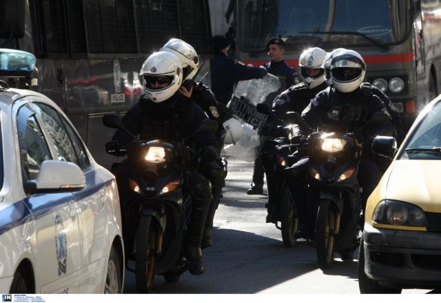Εφοδος αστυνομικών σε γραφεία συνδέσμων οπαδών του ΠΑΟΚ