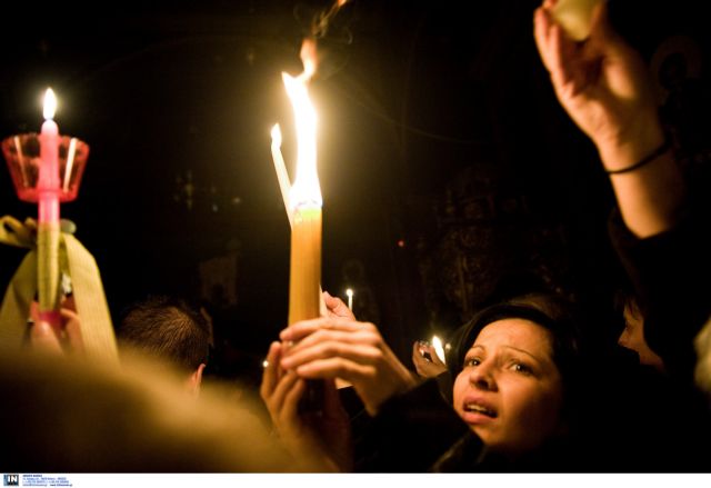 Αντίθετοι στη μεταφορά του Αγίου Φωτός από τα Ιεροσόλυμα δηλώνουν οκτώ βουλευτές του ΣΥΡΙΖΑ