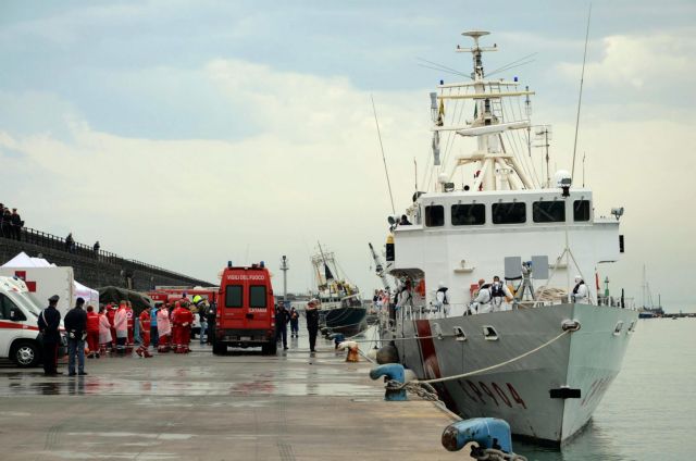 Ιταλία: Διασώθηκαν σχεδόν 4.100 μετανάστες που επέβαιναν σε αλιευτικά