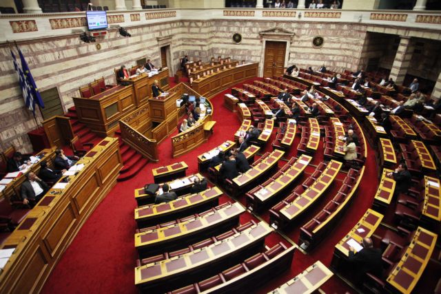 Με τη διαδικασία του κατεπείγοντος στη Βουλή το νομοσχέδιο για τις αλλαγές στην Παιδεία