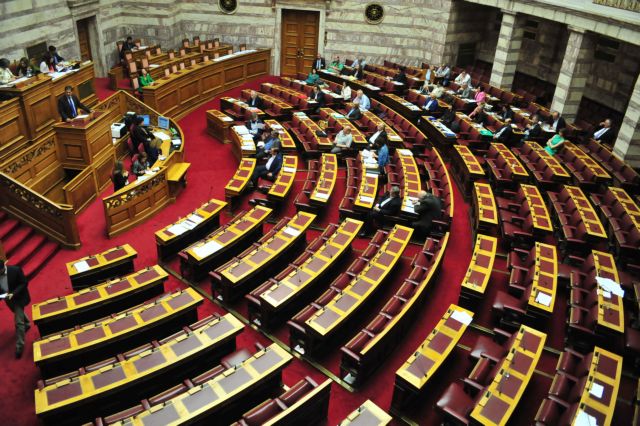 Η Κωνσταντοπούλου επιχείρησε μέσα στη νύχτα να μπλοκάρει τρεις τροπολογίες της κυβέρνησης