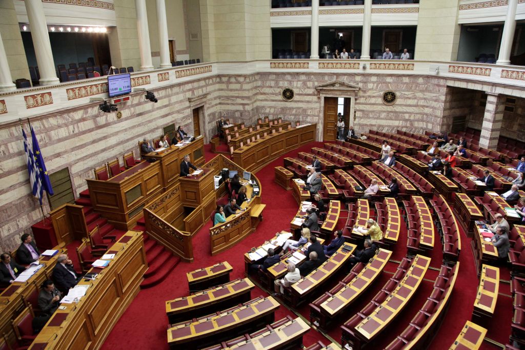 Ψηφίστηκαν στην Ολομέλεια της Βουλής οι επίμαχες τροπολογίες για τη Διαύγεια και τα διαθέσιμα