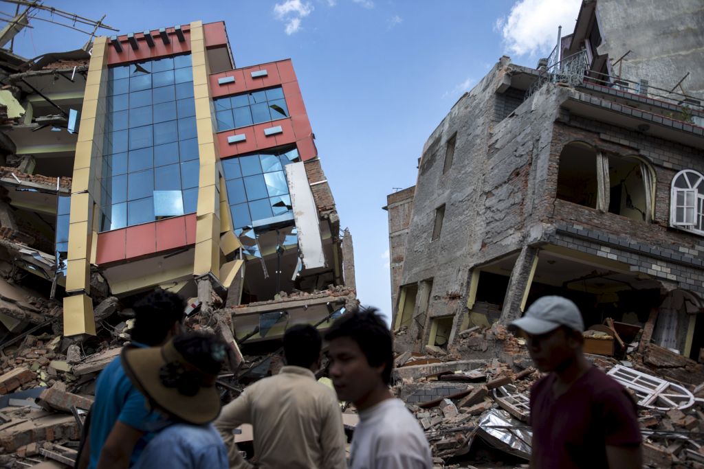 Τραγωδία δίχως τέλος στο Νεπάλ: Περισσότεροι από 50 νεκροί από τον νέο σεισμό 7,3 Ρίχτερ