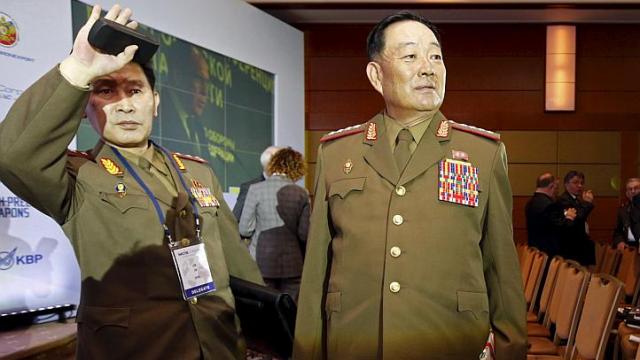 Σεούλ: Η Βόρεια Κορέα εκτέλεσε τον υπ. Αμυνας γιατί «κοιμήθηκε» μπροστά στον Κιμ Γιόνγκ Ουν