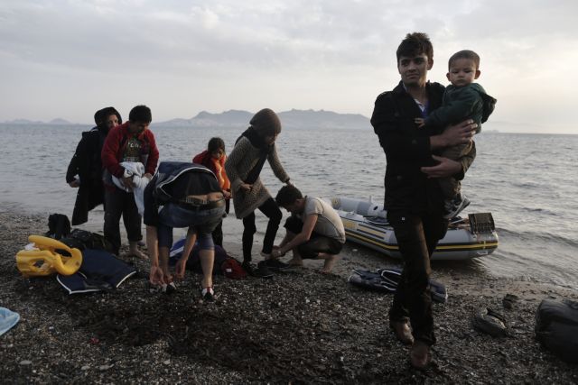 Περισσότερες από 450 οι νέες αφίξεις παράνομων μεταναστών-προσφύγων σε ελληνικά νησιά την Πέμπτη