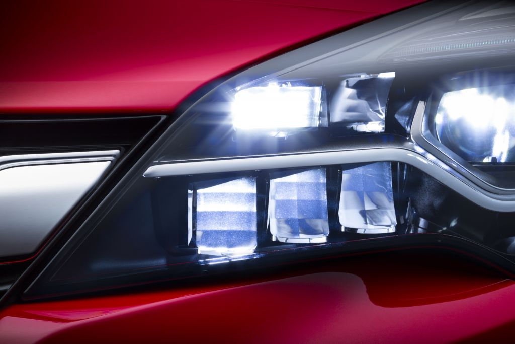 Opel: Το νέο σύστημα φωτισμού που δεν «τυφλώνει» τους απέναντι οδηγούς