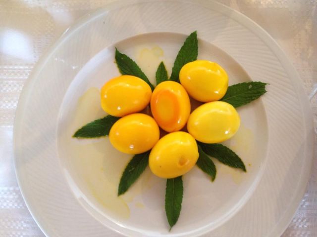 Κίτρινα αβγά βραστά | tanea.gr