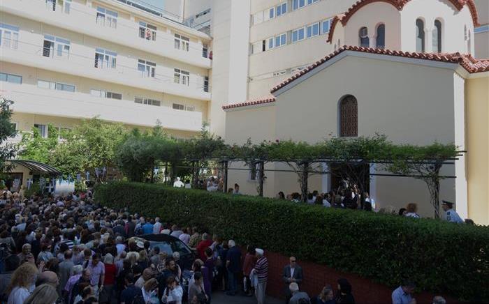 «Αγιος Σάββας»: Ουρές για τα λείψανα της Αγίας Βαρβάρας – τεράστια τα προβλήματα του νοσοκομείου