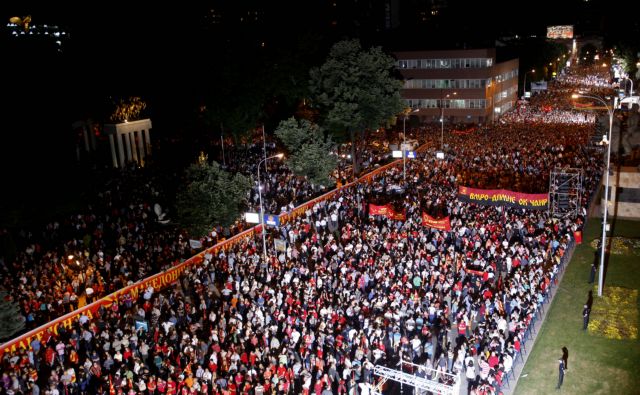 Επίδειξη δύναμης του Γκρούεφσκι, χιλιάδες υποστηρικτές του στους δρόμους